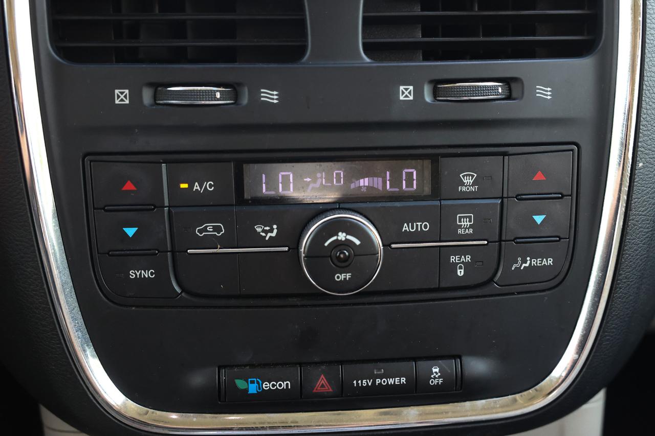 Chrysler Town & Country  2013