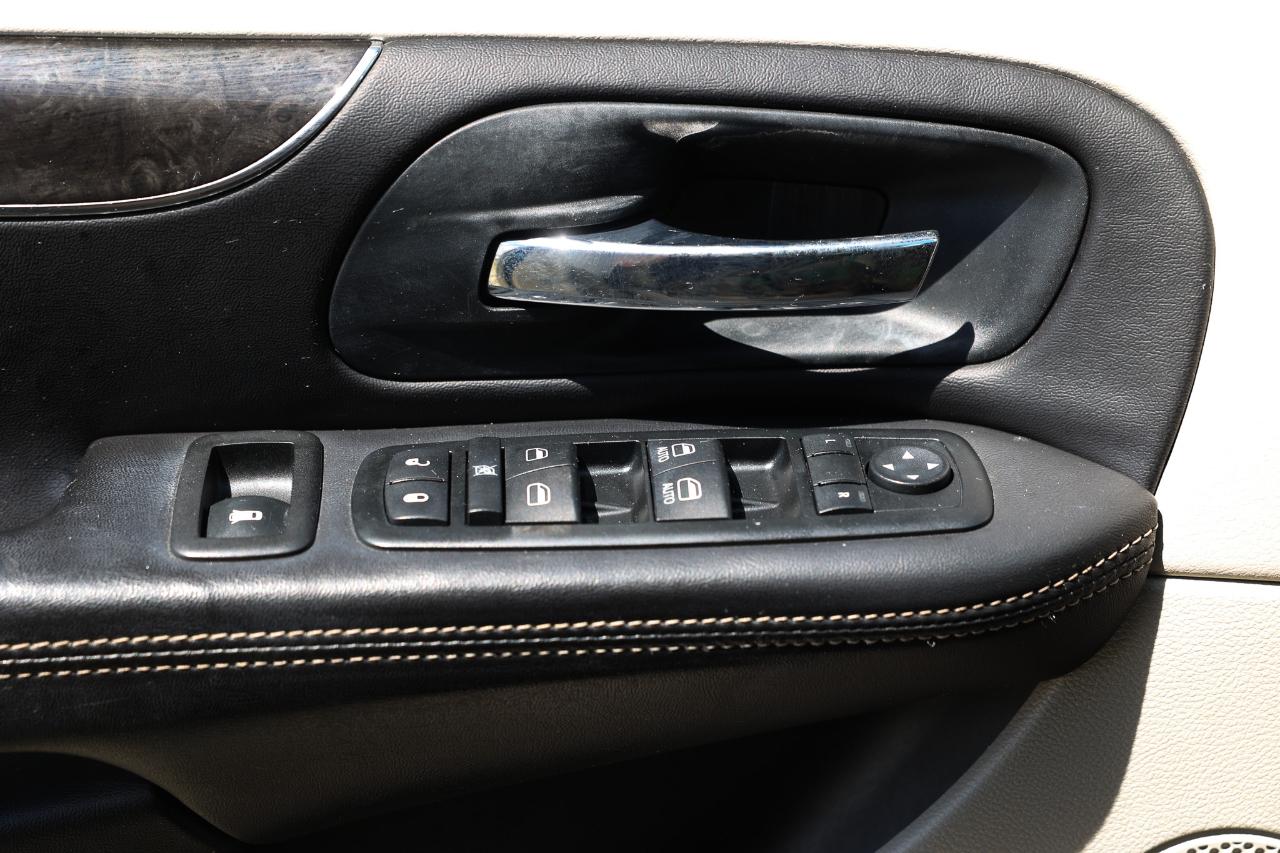 Chrysler Town & Country  2013