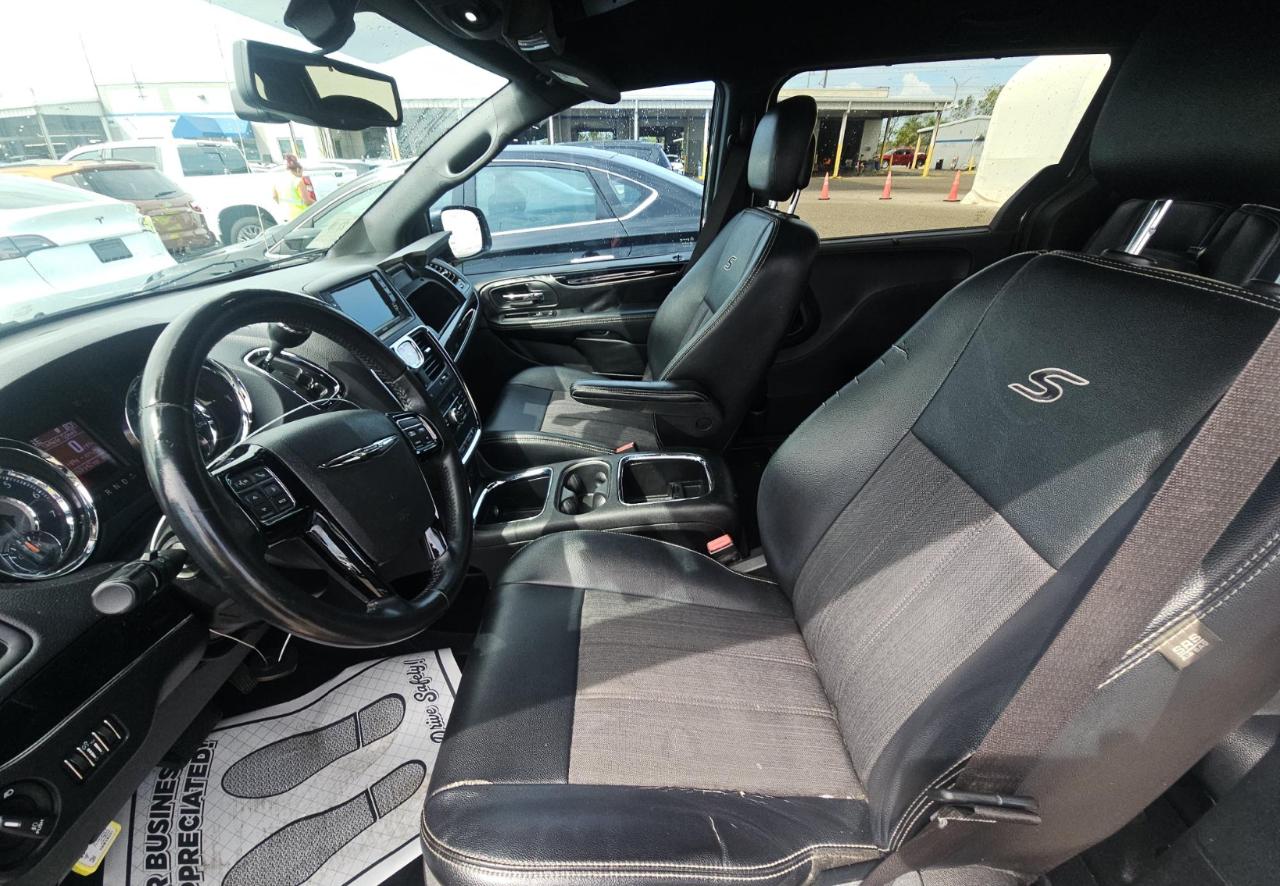 Chrysler Town & Country  2015
