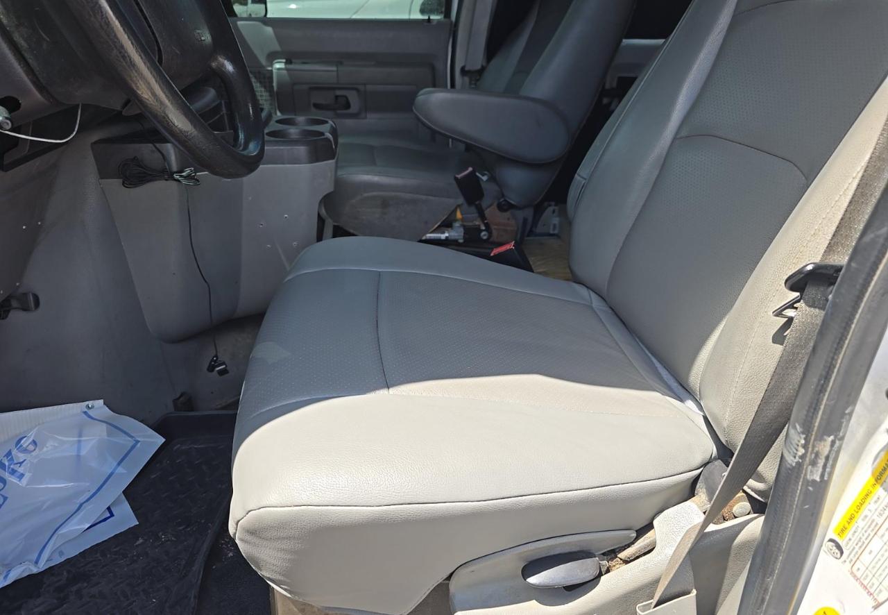 Ford Econoline Cargo Van  2013