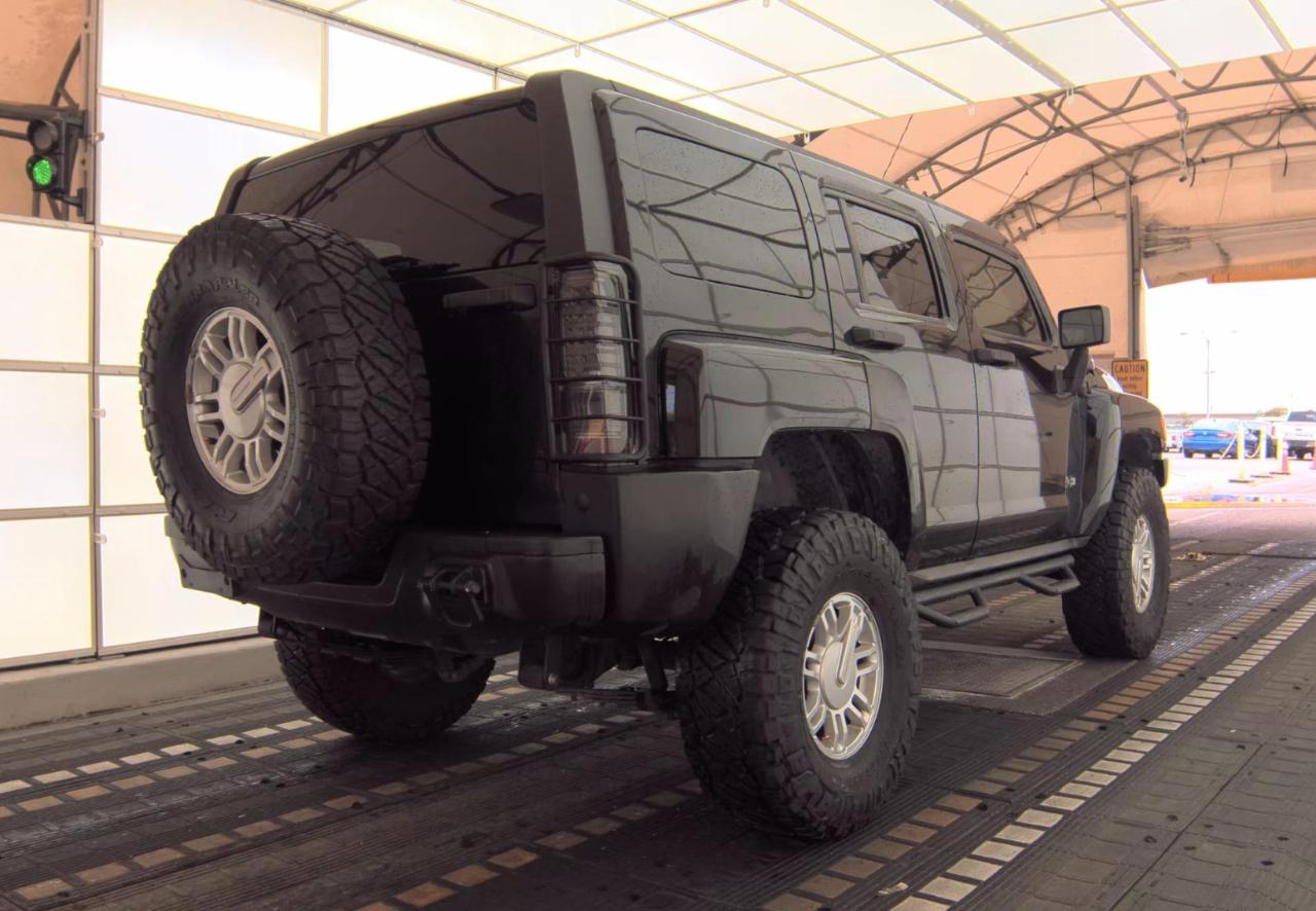 HUMMER H3 SUV  2010