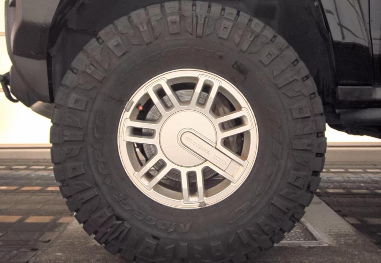 HUMMER H3 SUV  2010