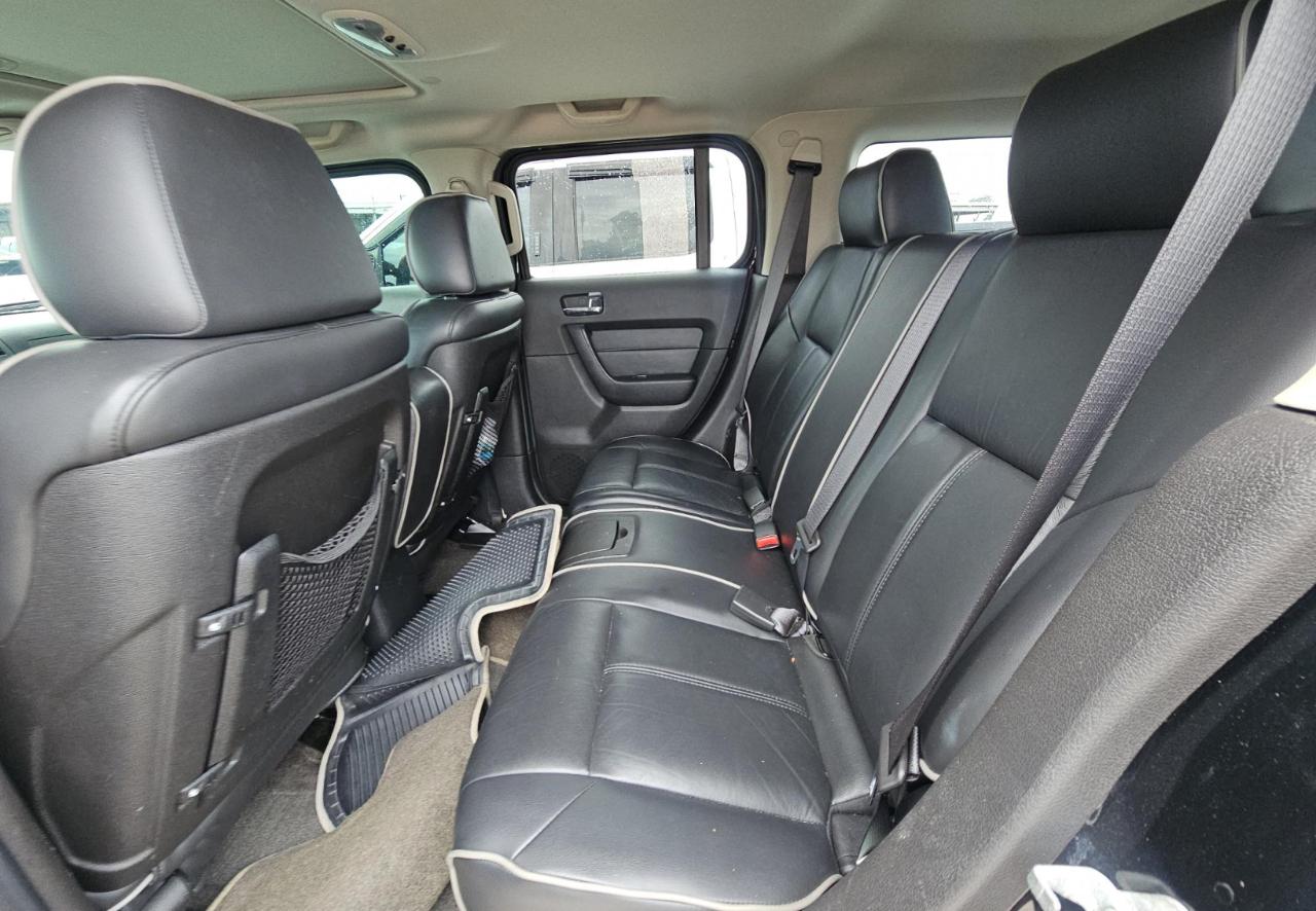 HUMMER H3 SUV  2010