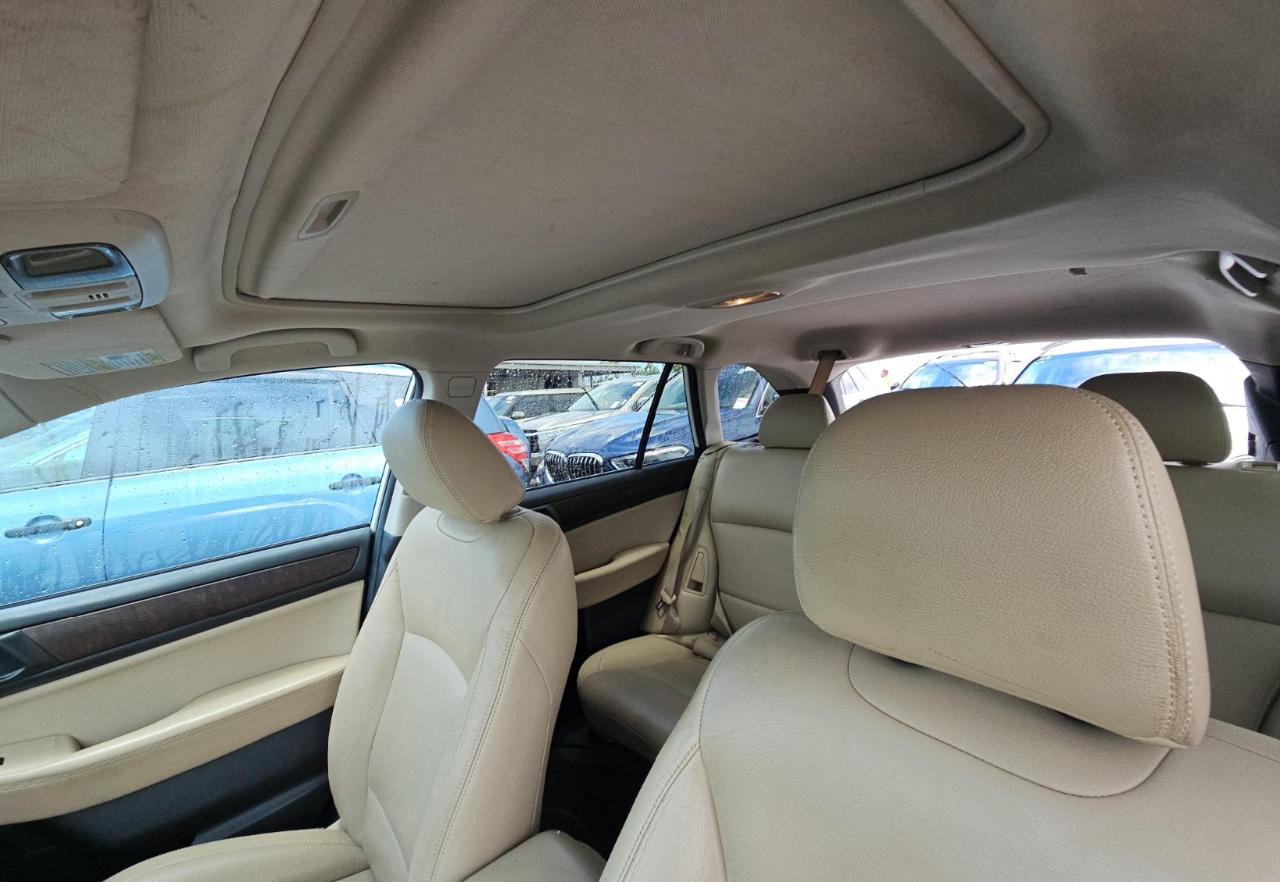 Subaru Outback  2015