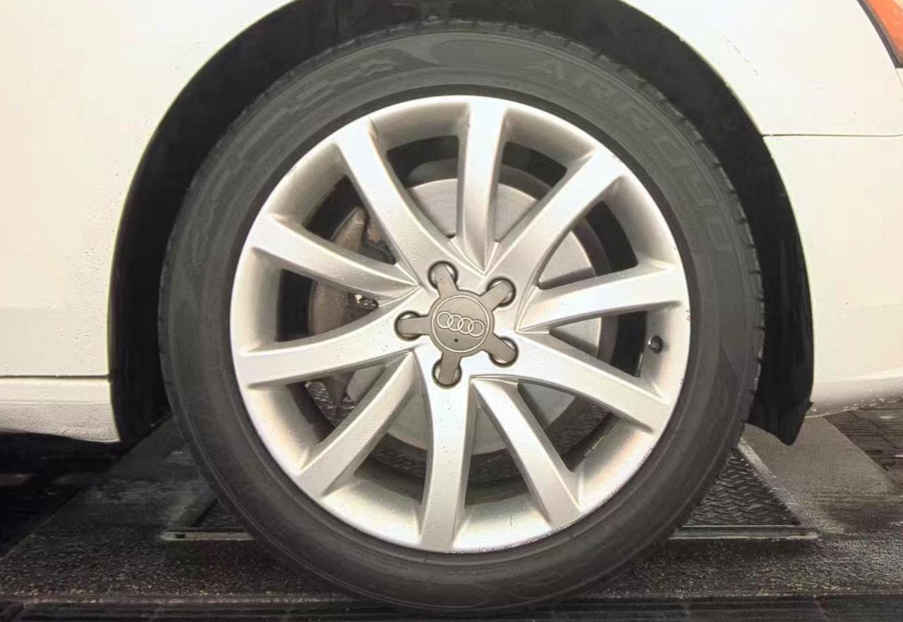 Audi A4  2013