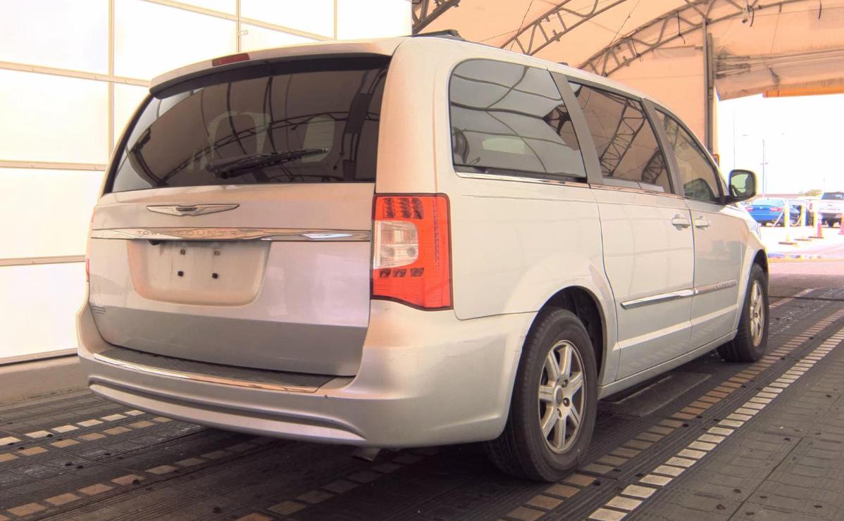 Chrysler Town & Country  2011