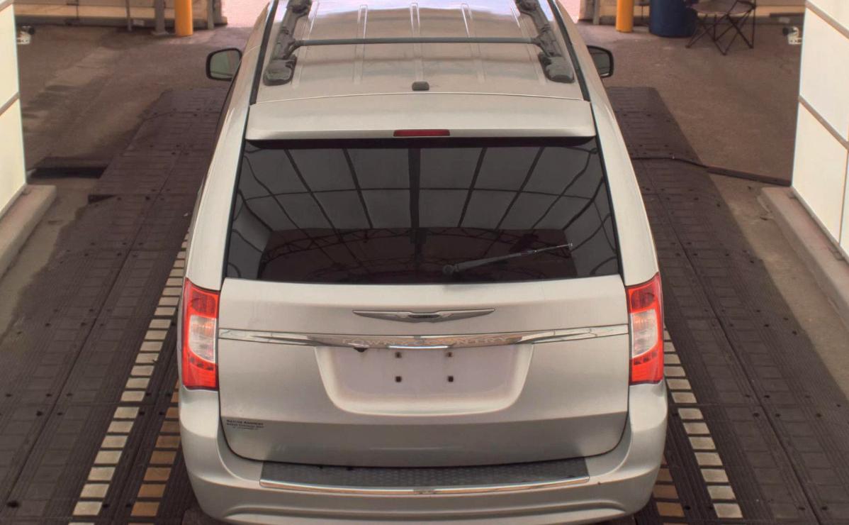 Chrysler Town & Country  2011