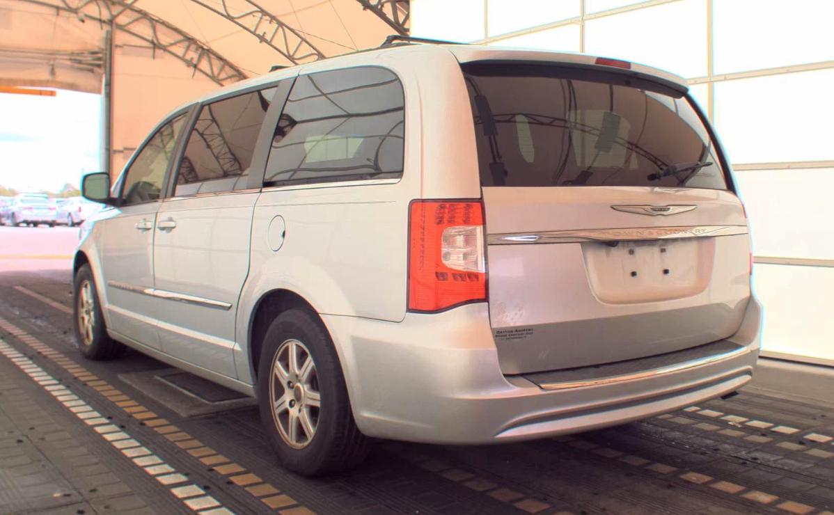 Chrysler Town & Country  2011