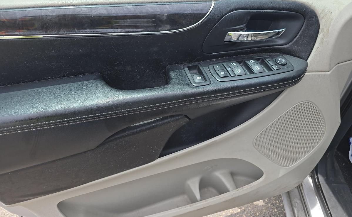 Chrysler Town & Country  2011