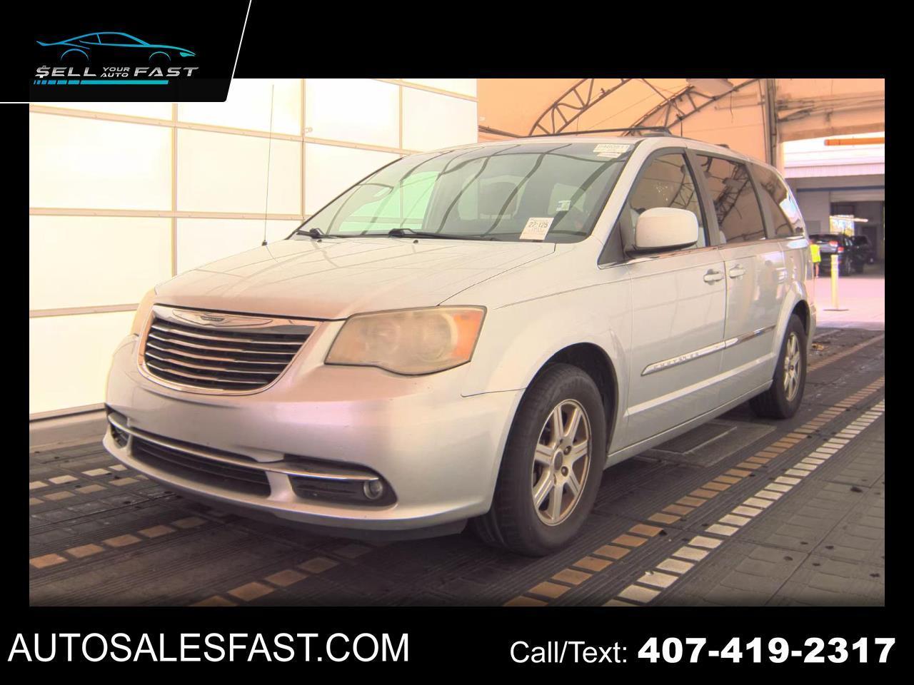 Chrysler Town & Country  2011