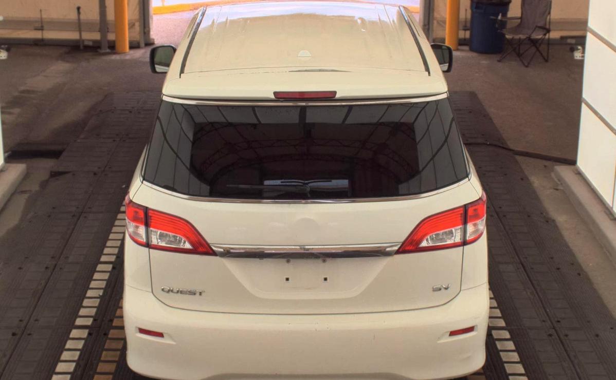 Nissan Quest  2013