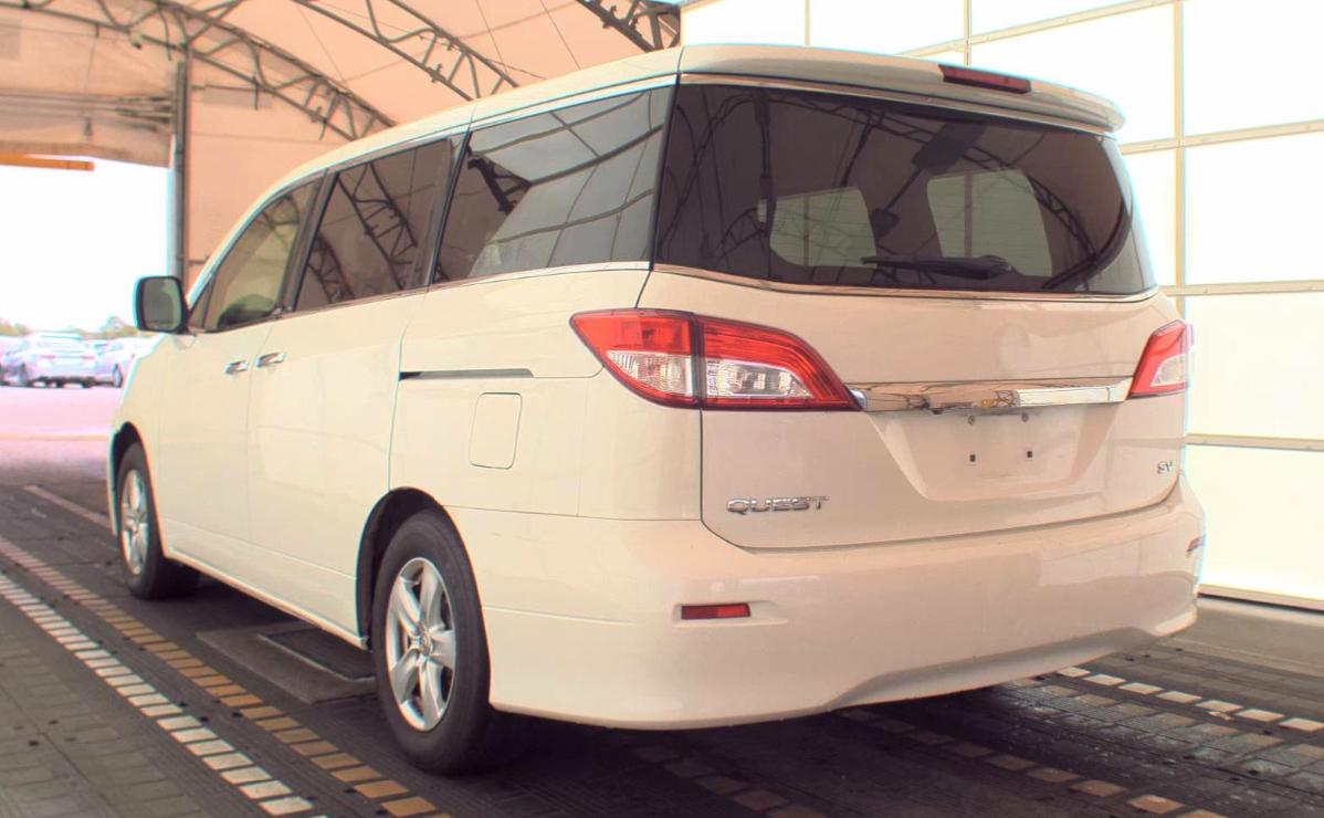 Nissan Quest  2013