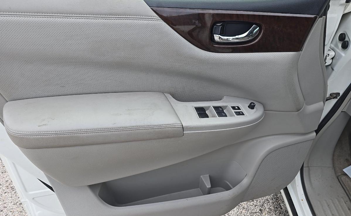 Nissan Quest  2013