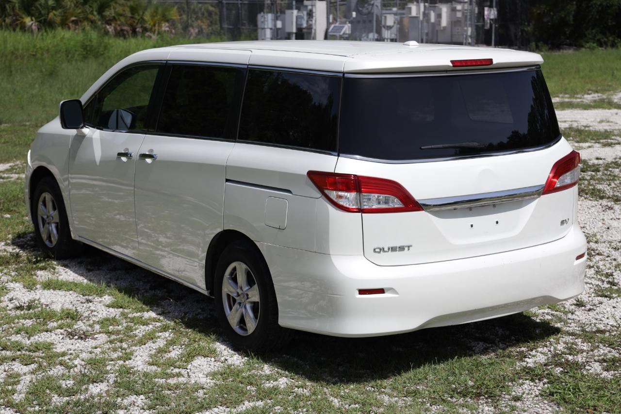 Nissan Quest  2013