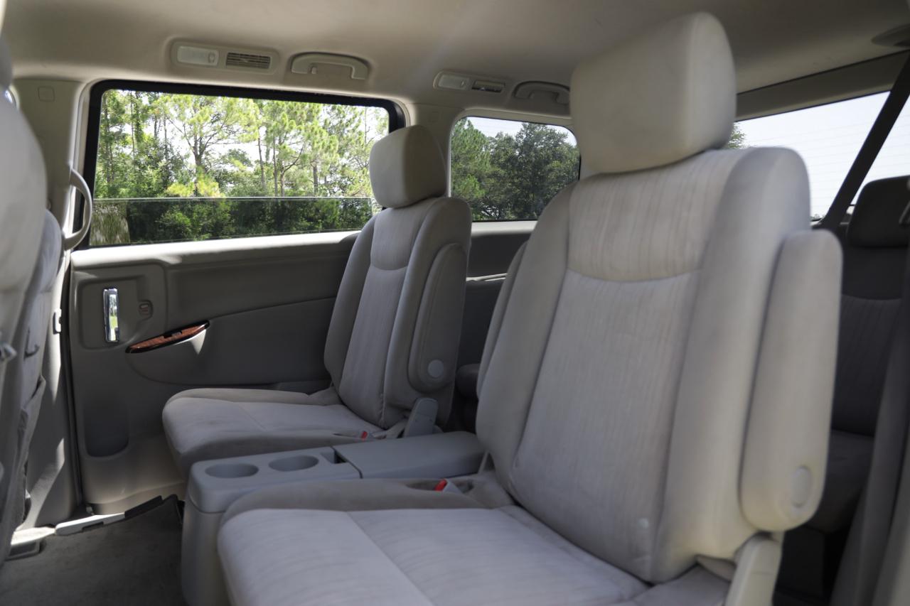 Nissan Quest  2013