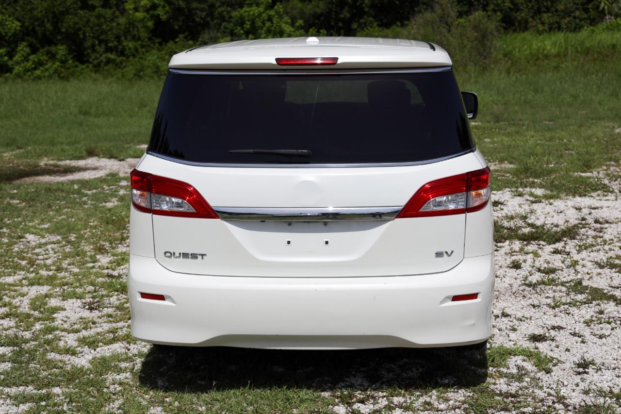 Nissan Quest  2013