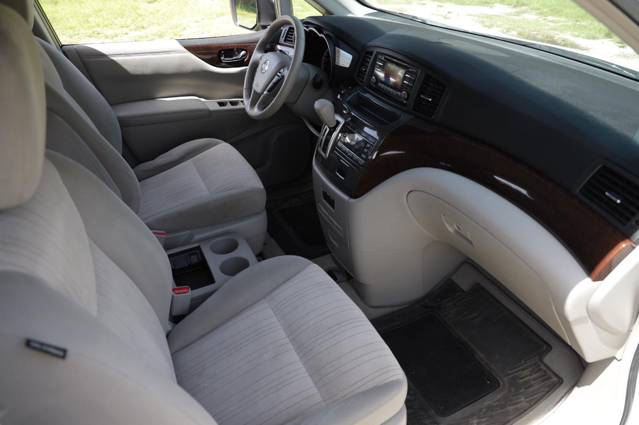 Nissan Quest  2013