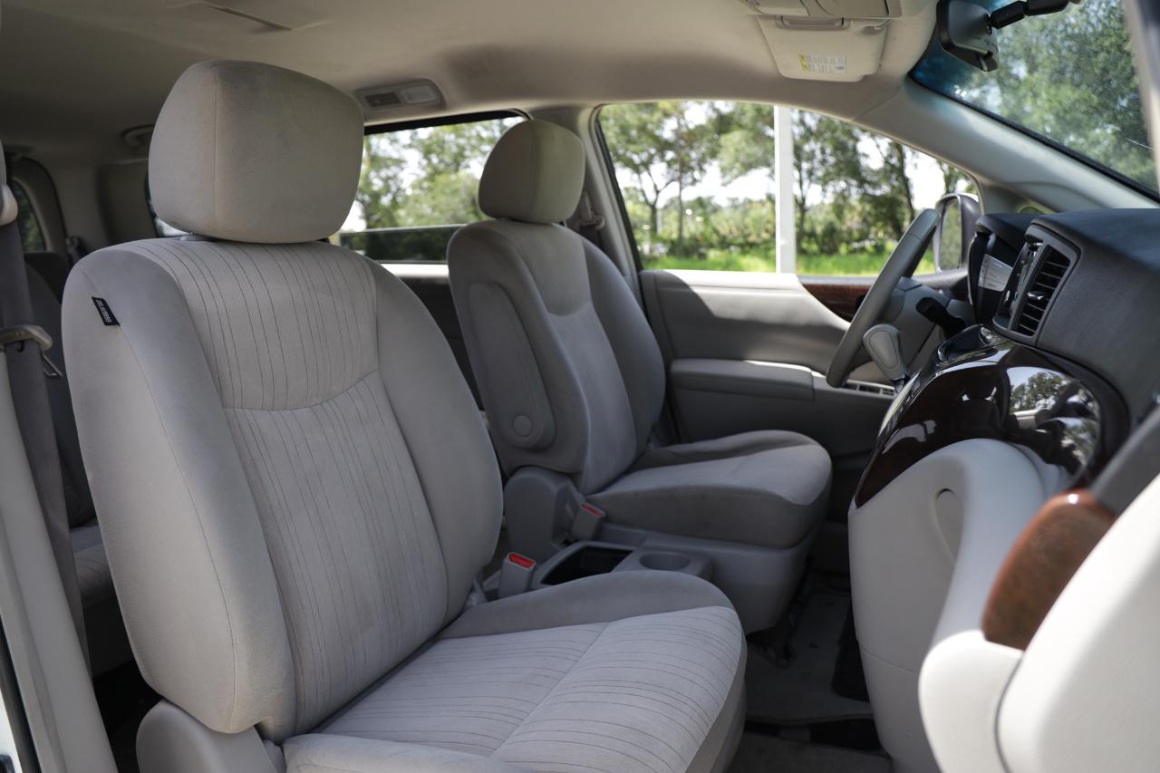 Nissan Quest  2013