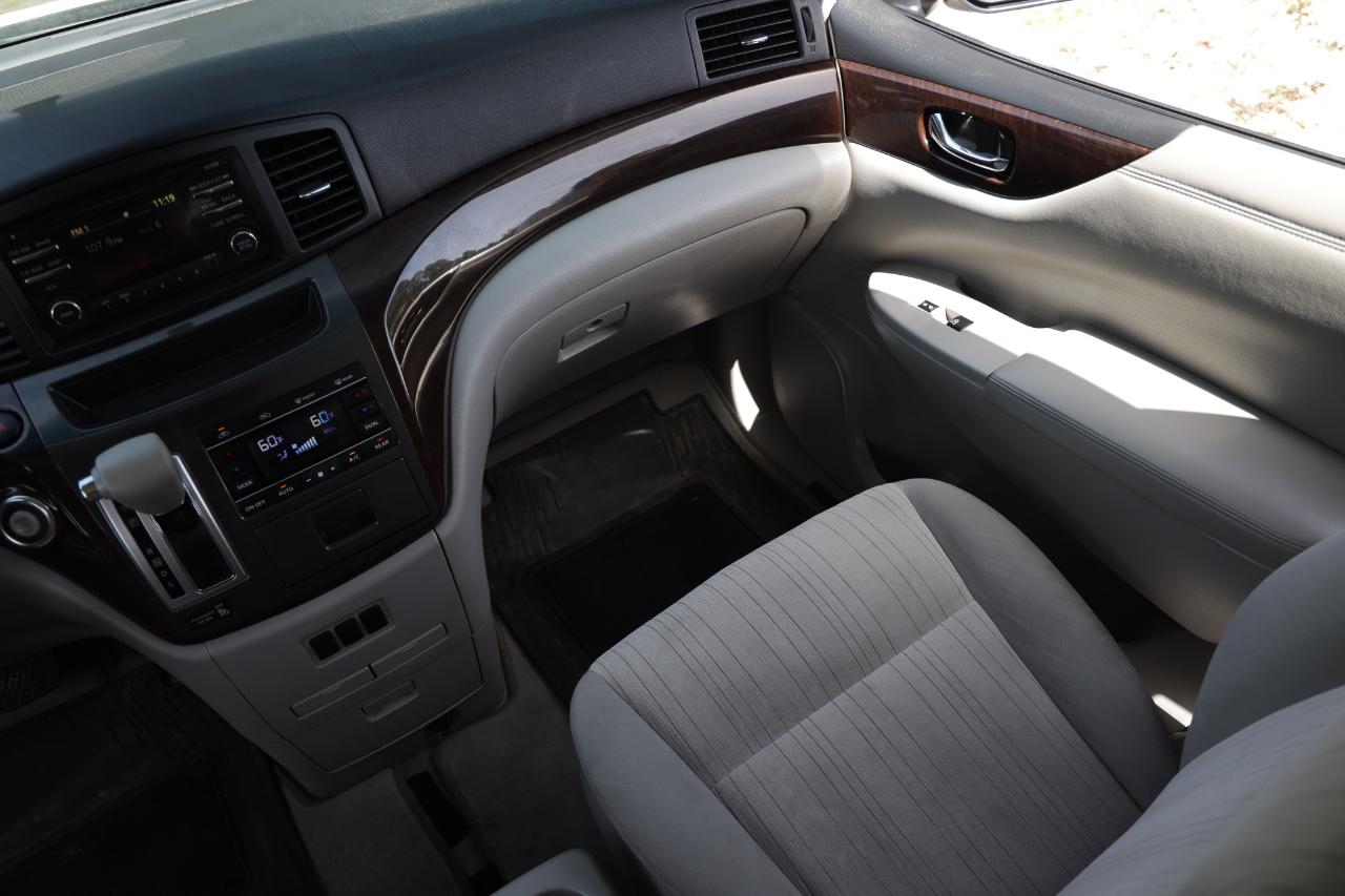 Nissan Quest  2013