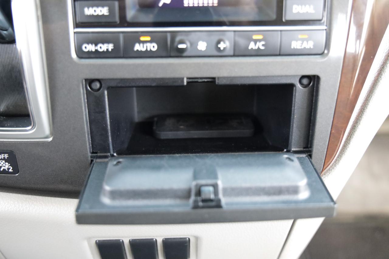 Nissan Quest  2013