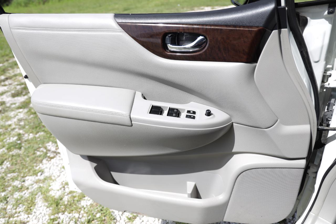 Nissan Quest  2013
