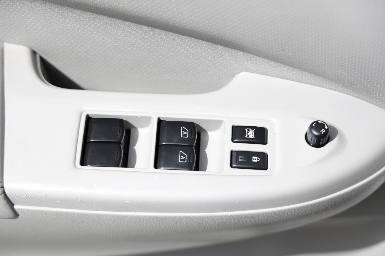 Nissan Quest  2013