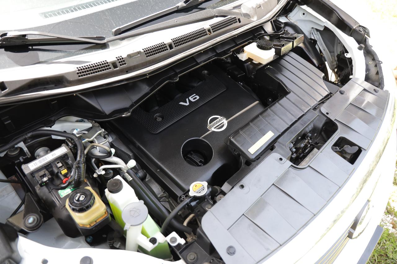 Nissan Quest  2013