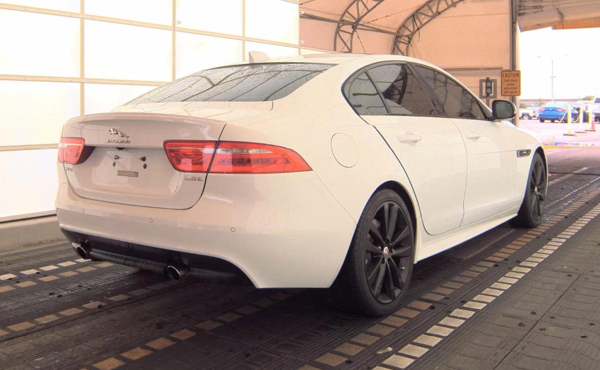 Jaguar XE  2017