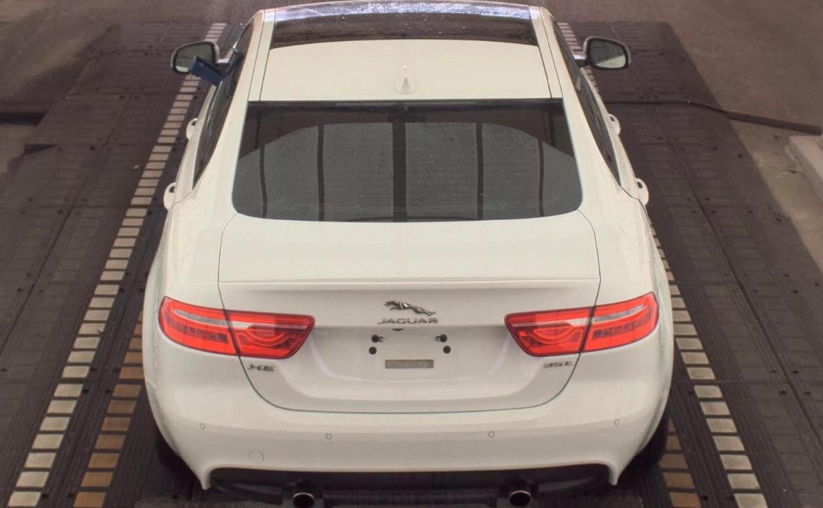 Jaguar XE  2017