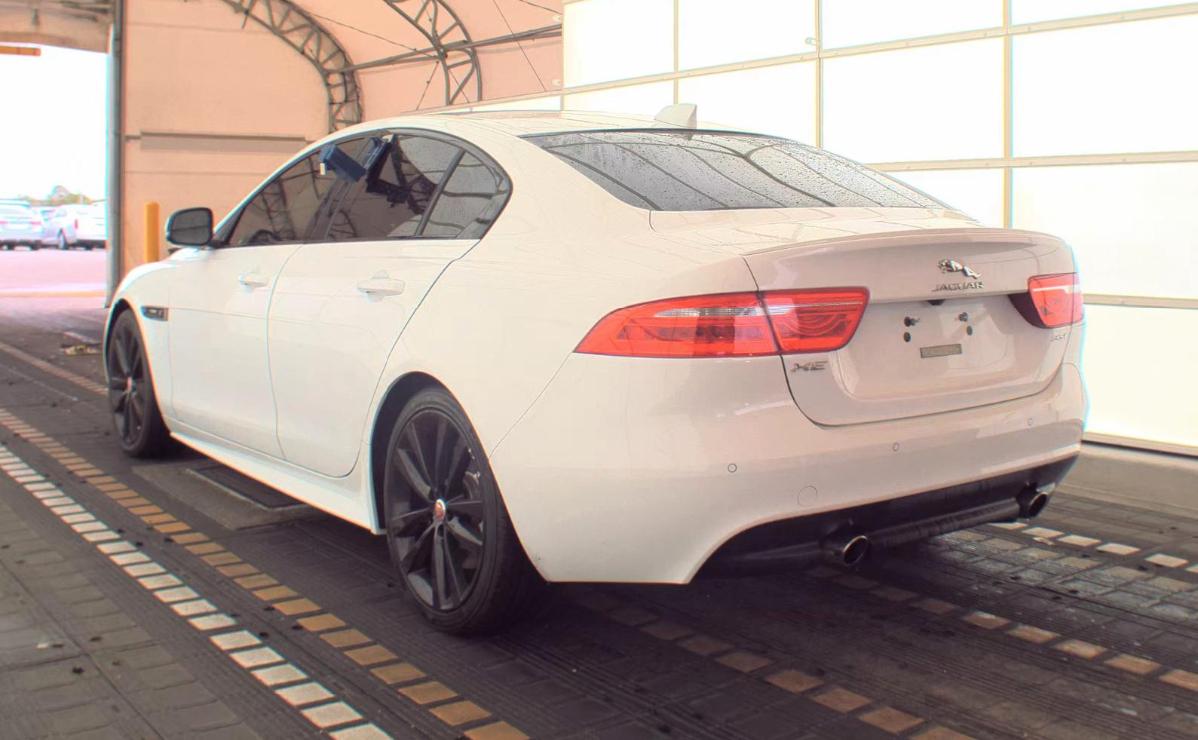 Jaguar XE  2017
