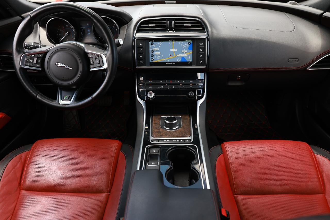 Jaguar XE  2017