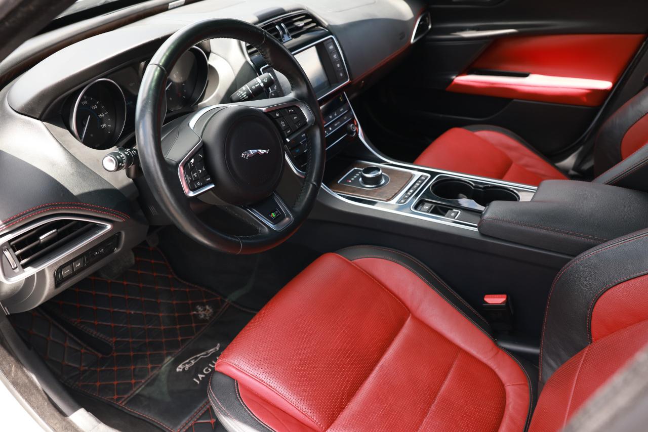 Jaguar XE  2017