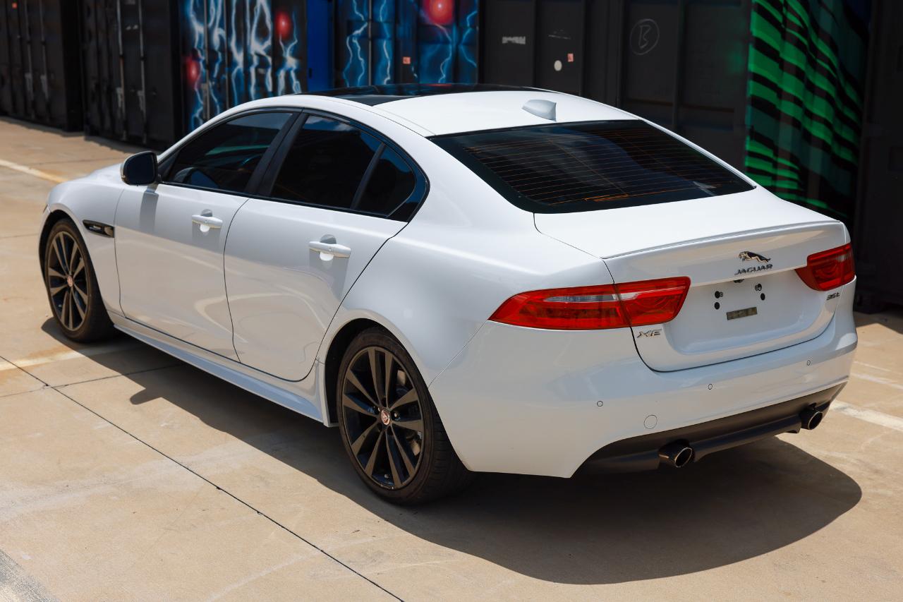 Jaguar XE  2017