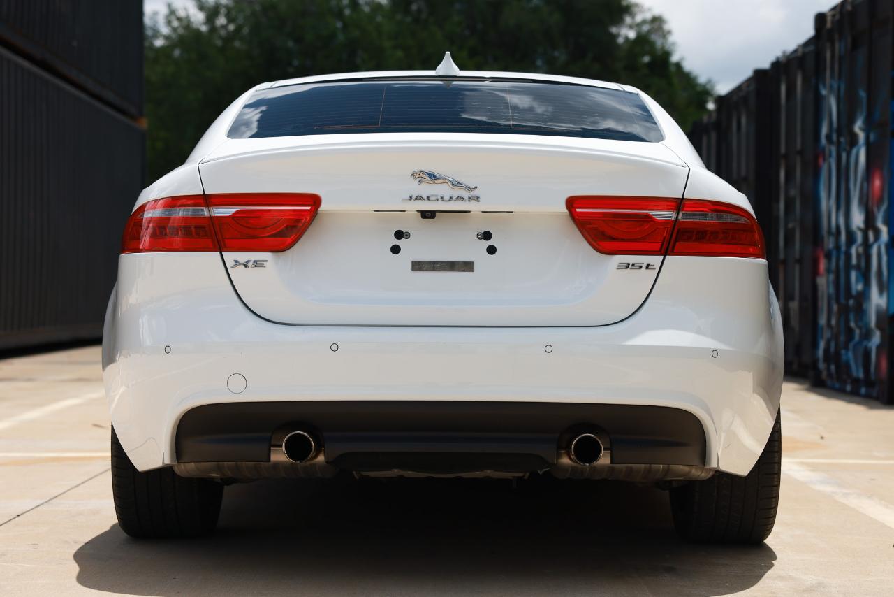 Jaguar XE  2017
