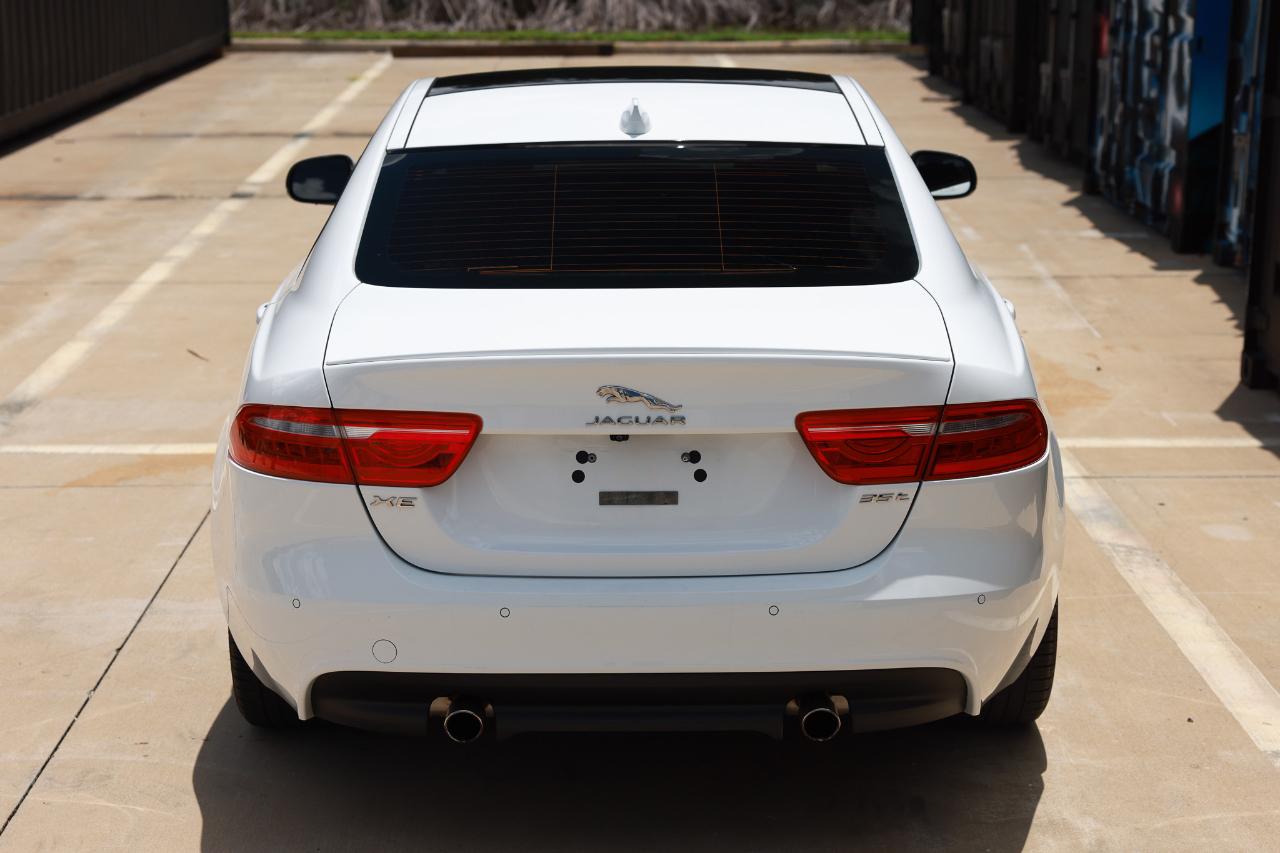 Jaguar XE  2017