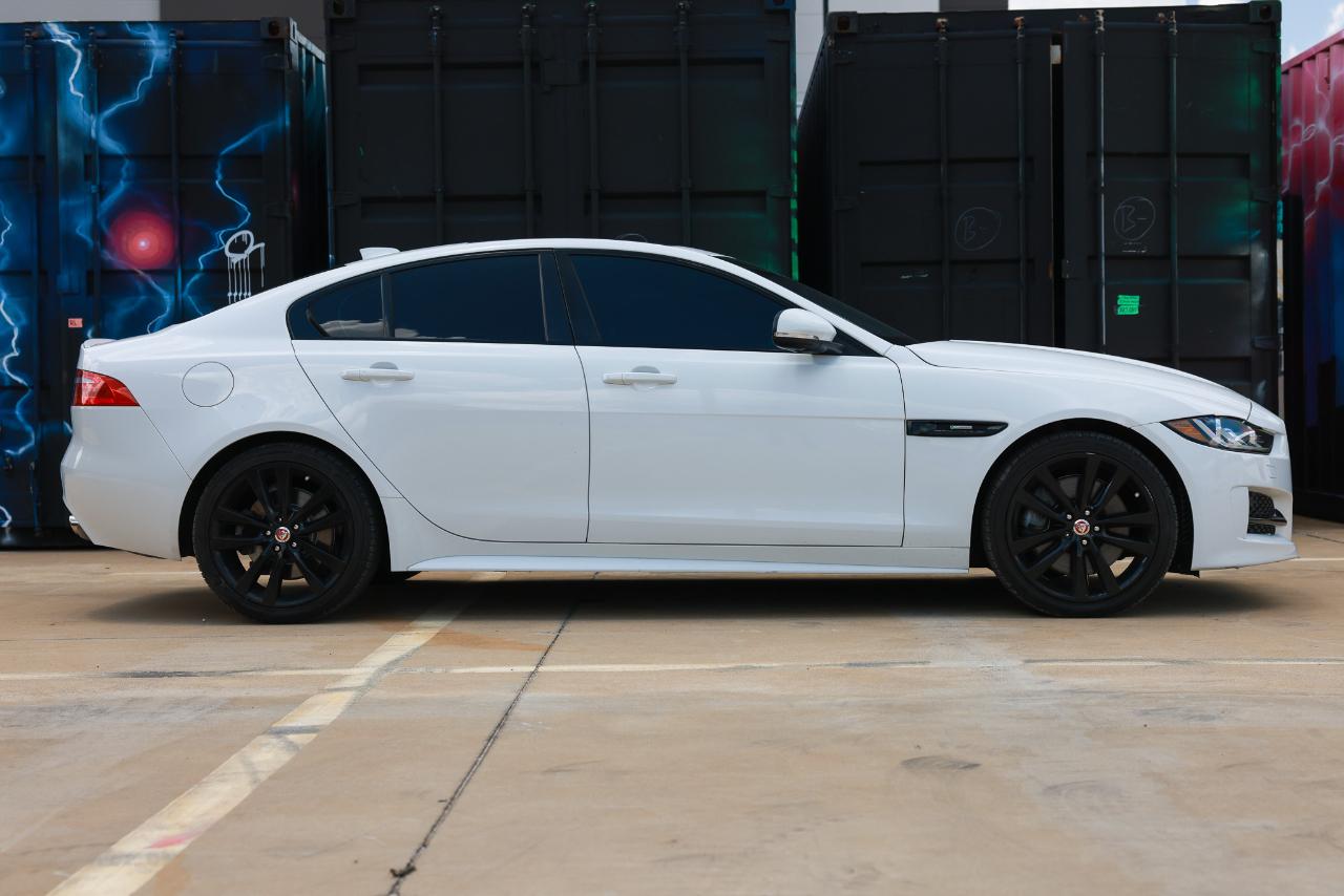 Jaguar XE  2017