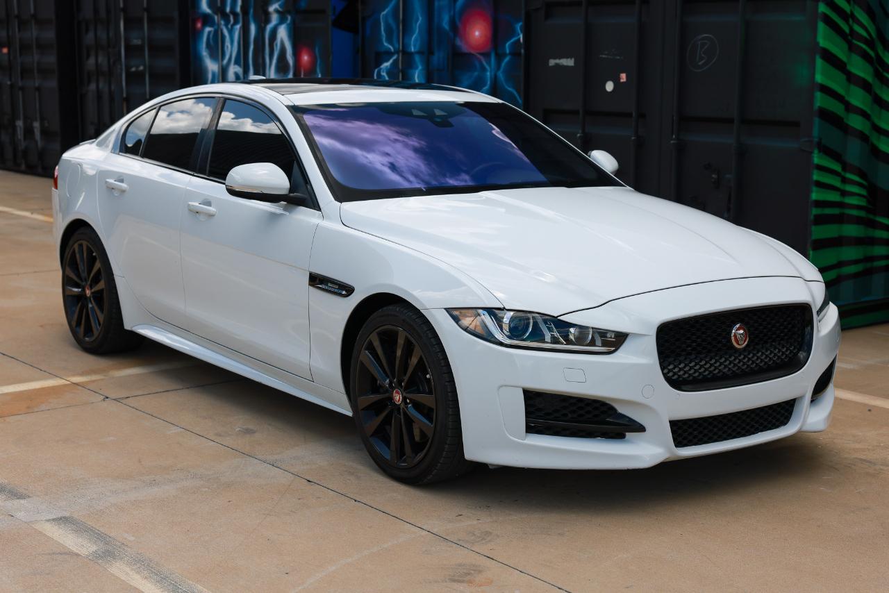 Jaguar XE  2017