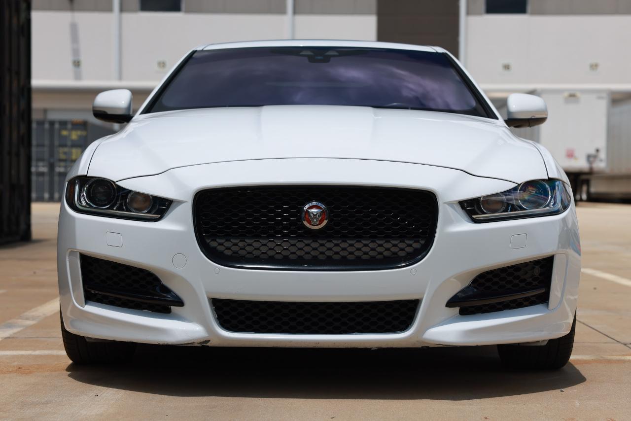 Jaguar XE  2017