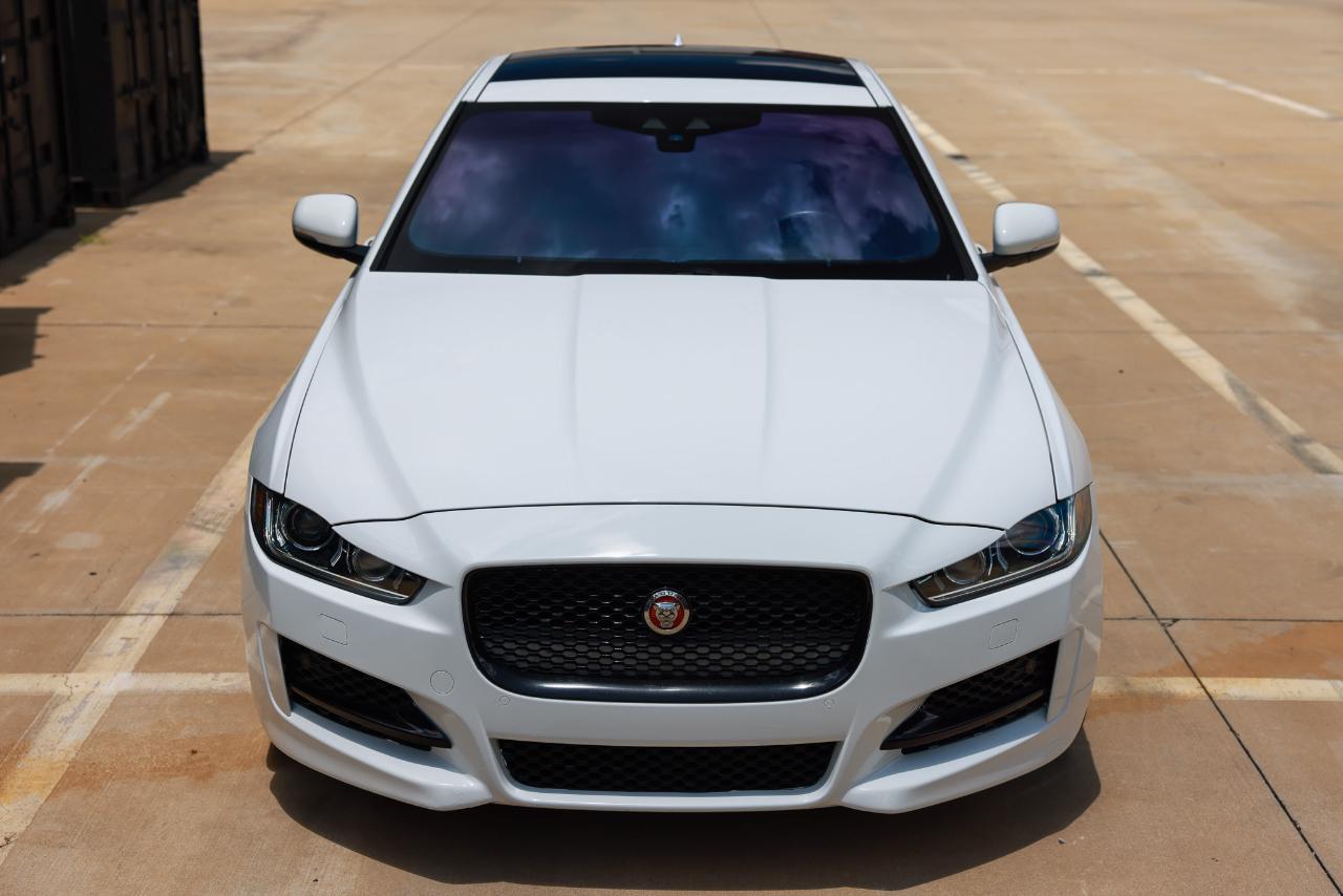 Jaguar XE  2017