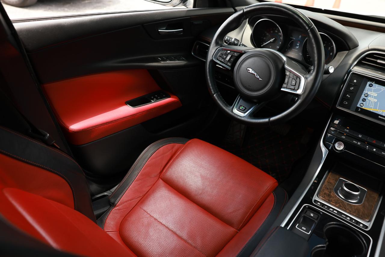 Jaguar XE  2017