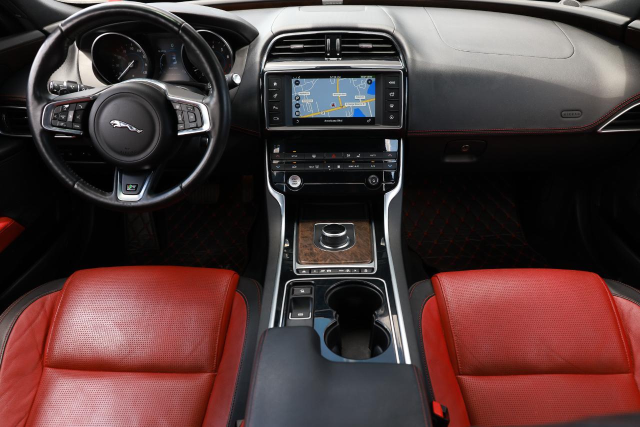 Jaguar XE  2017