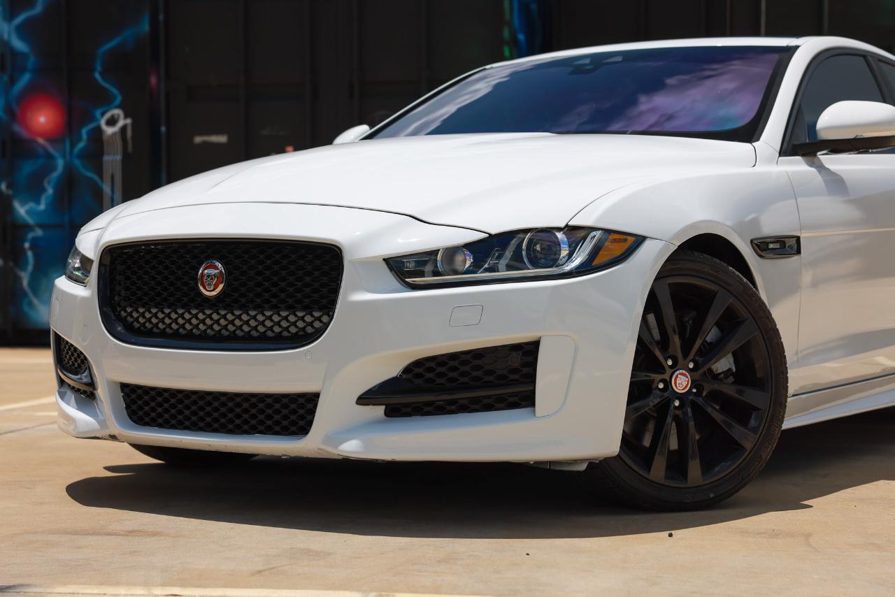 Jaguar XE  2017