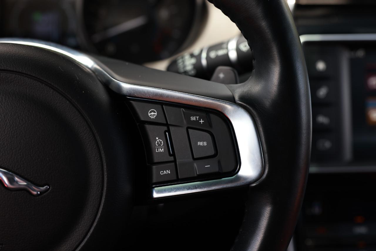 Jaguar XE  2017