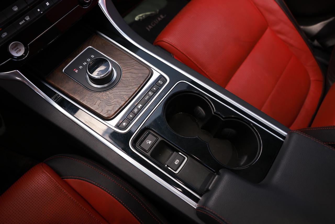 Jaguar XE  2017