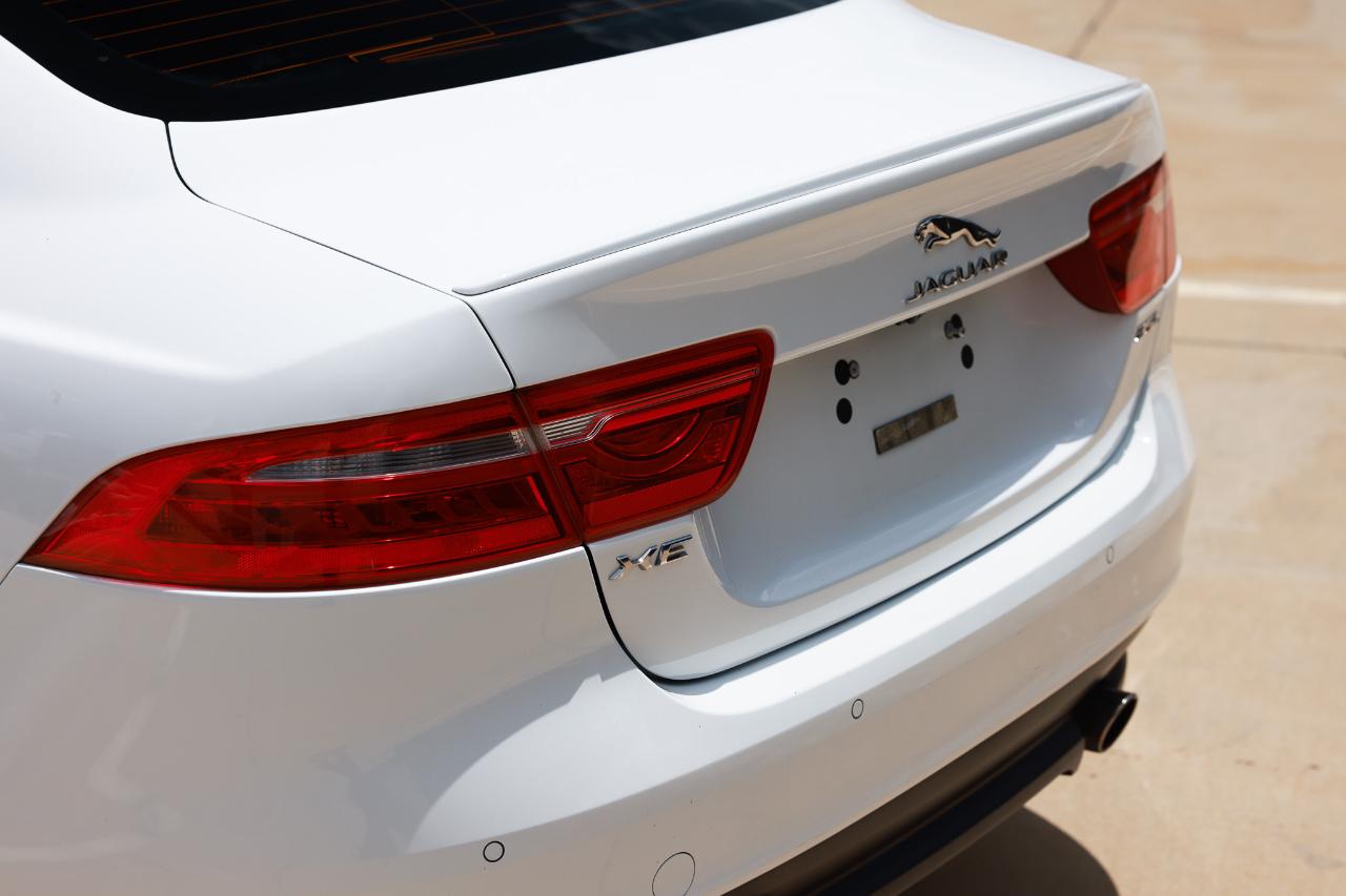 Jaguar XE  2017
