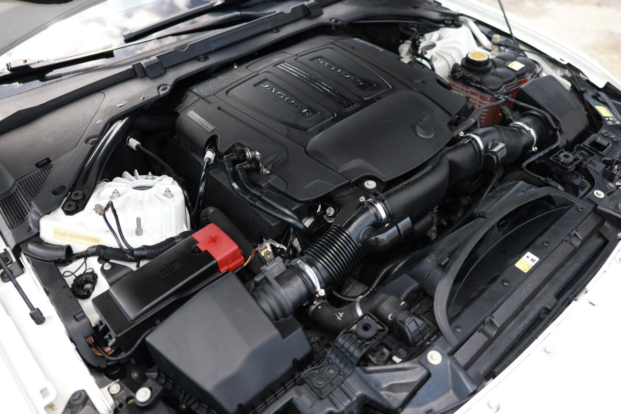Jaguar XE  2017