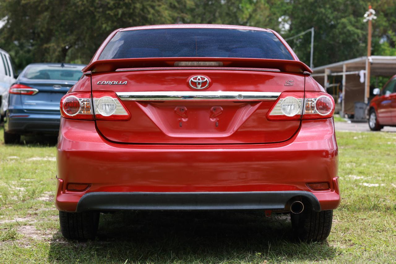 Toyota Corolla  2011