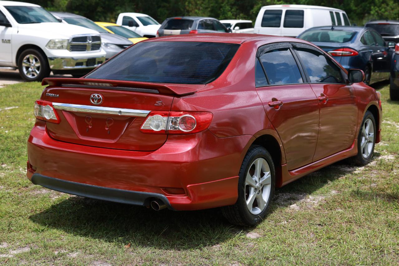 Toyota Corolla  2011