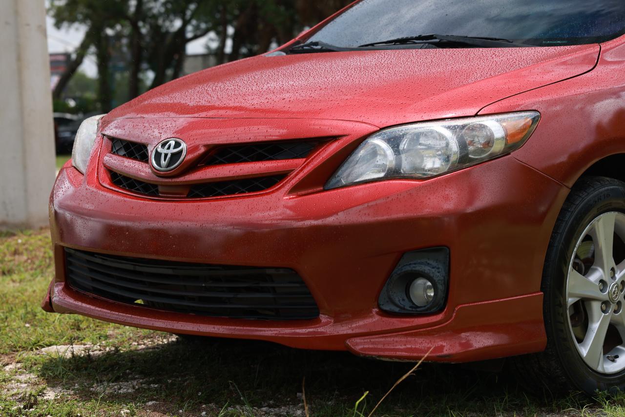Toyota Corolla  2011