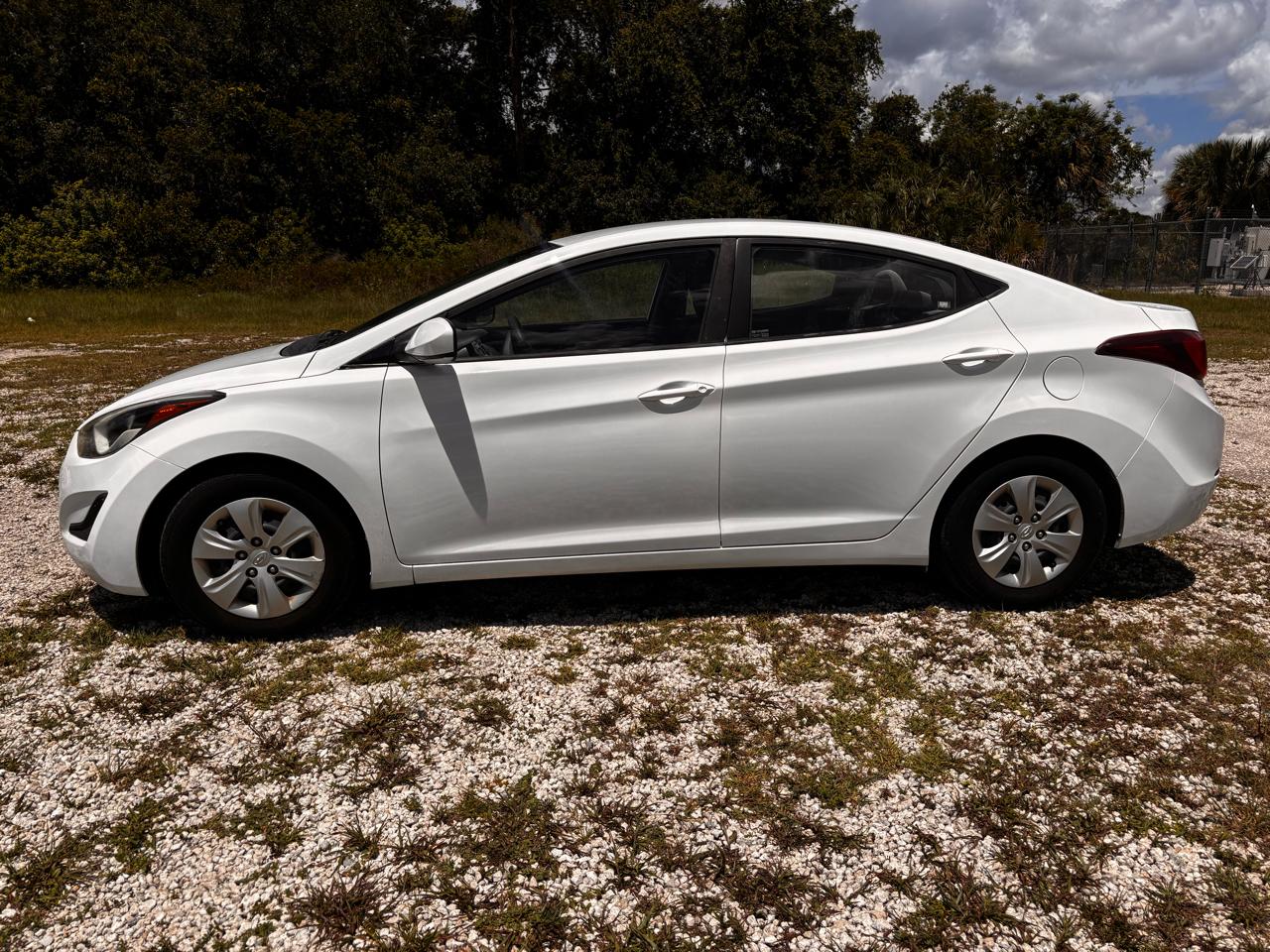 Hyundai Elantra  2016